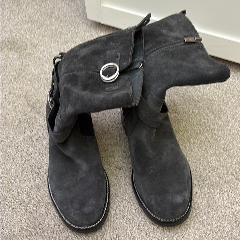 Vince Camuto dark grey Suede  Boots size 9, like new excellent condition
